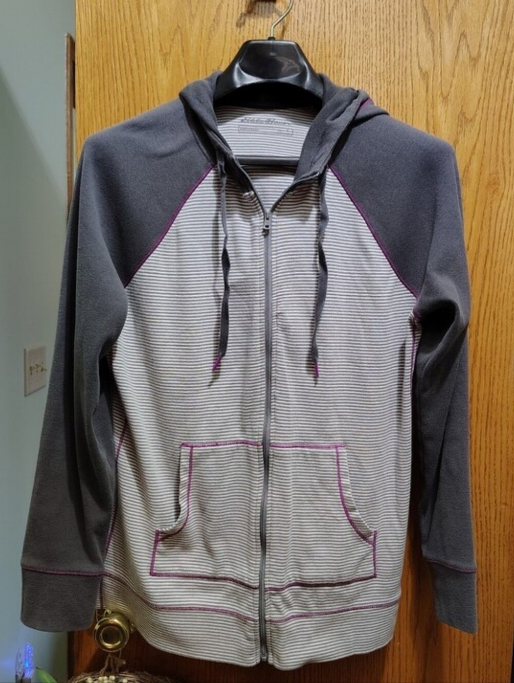 Eddie Bauer LegendWash Size L Gray Striped Purple Stitch Zip Hoodie